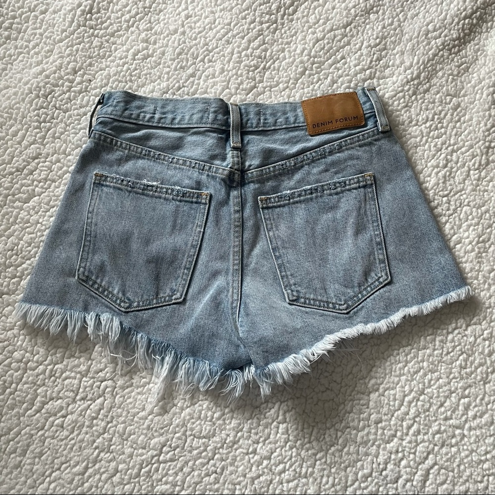 Denim Forum The Ex Boyfriend Short Light Wash - Picture 2 of 7